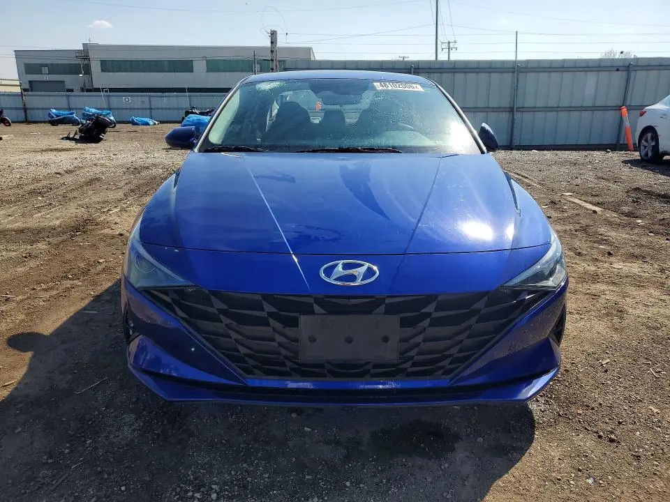 2021 HYUNDAI ELANTRA SE  