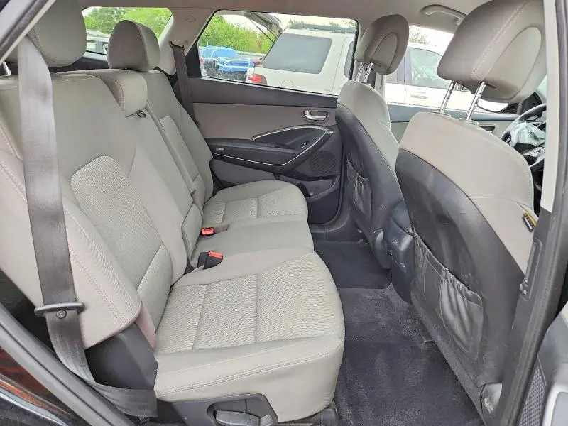 2018 HYUNDAI SANTA FE SE  