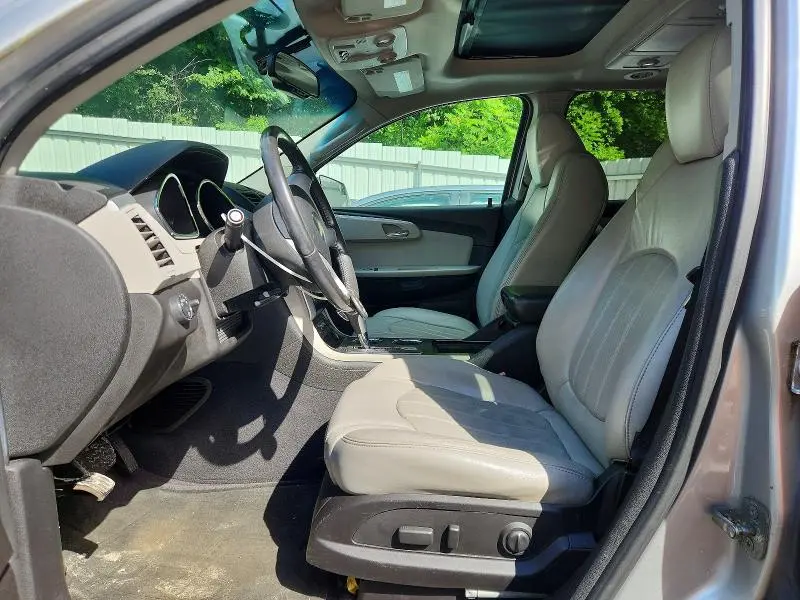 2010 CHEVROLET TRAVERSE LTZ  