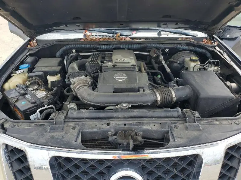 2011 NISSAN PATHFINDER S  