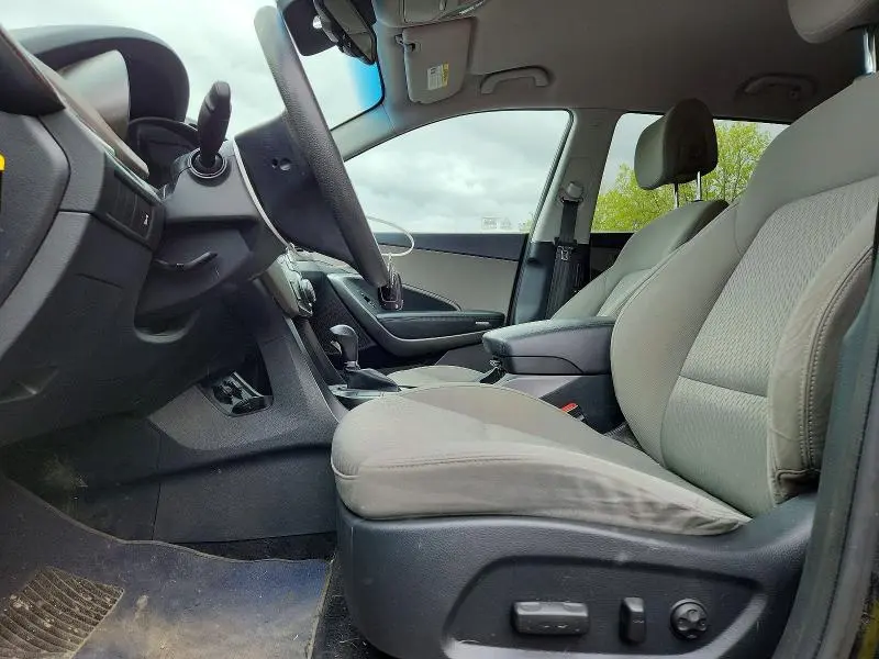 2018 HYUNDAI SANTA FE SE  
