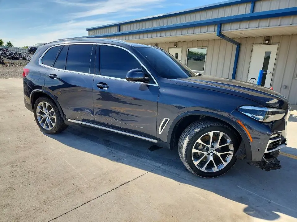 2020 BMW X5   