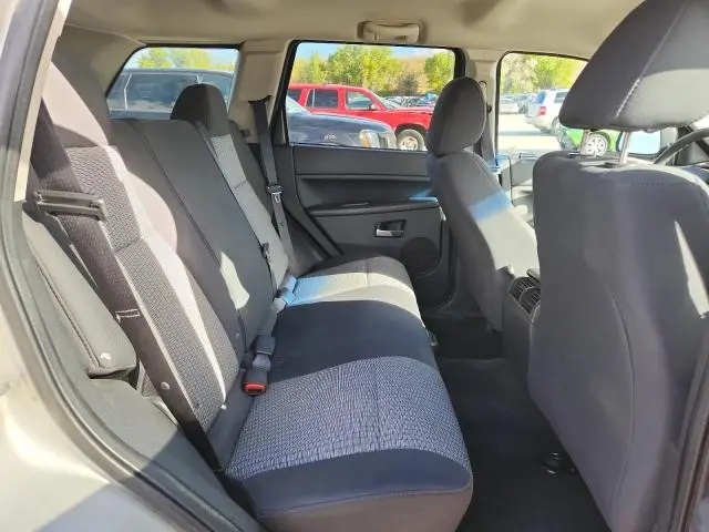 2010 JEEP GRAND CHEROKEE LAREDO  