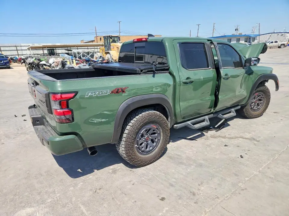 2025 NISSAN FRONTIER PRO-4X  