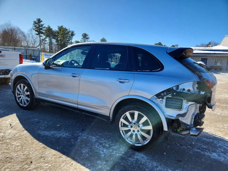 2017 PORSCHE CAYENNE   