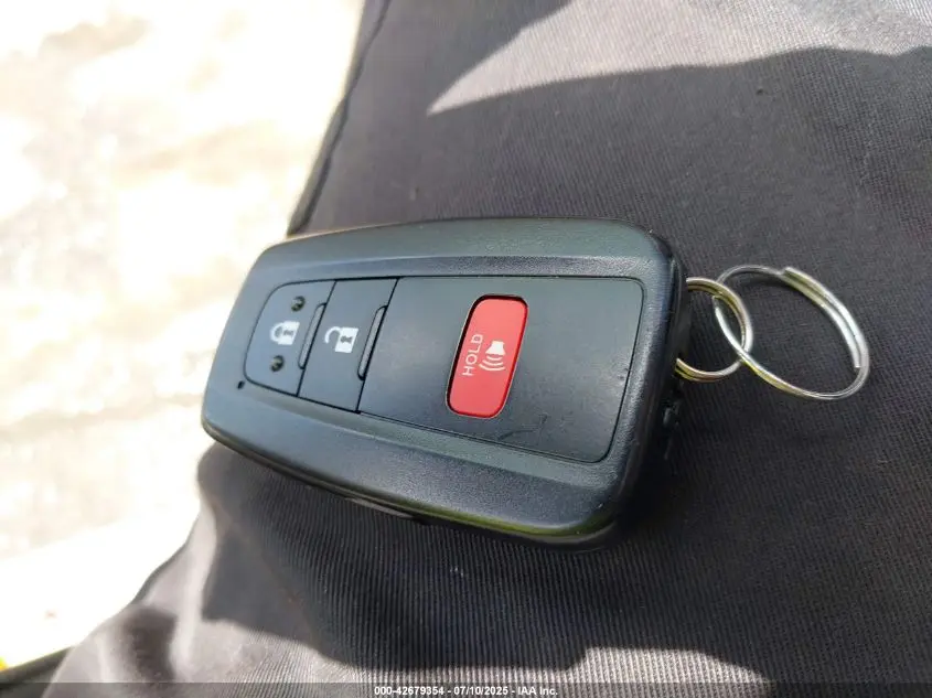 2020 TOYOTA PRIUS XLE