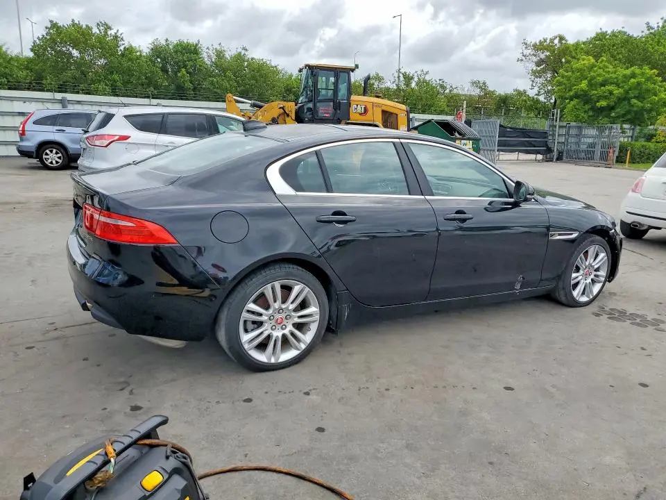 2019 JAGUAR XE PREMIUM  