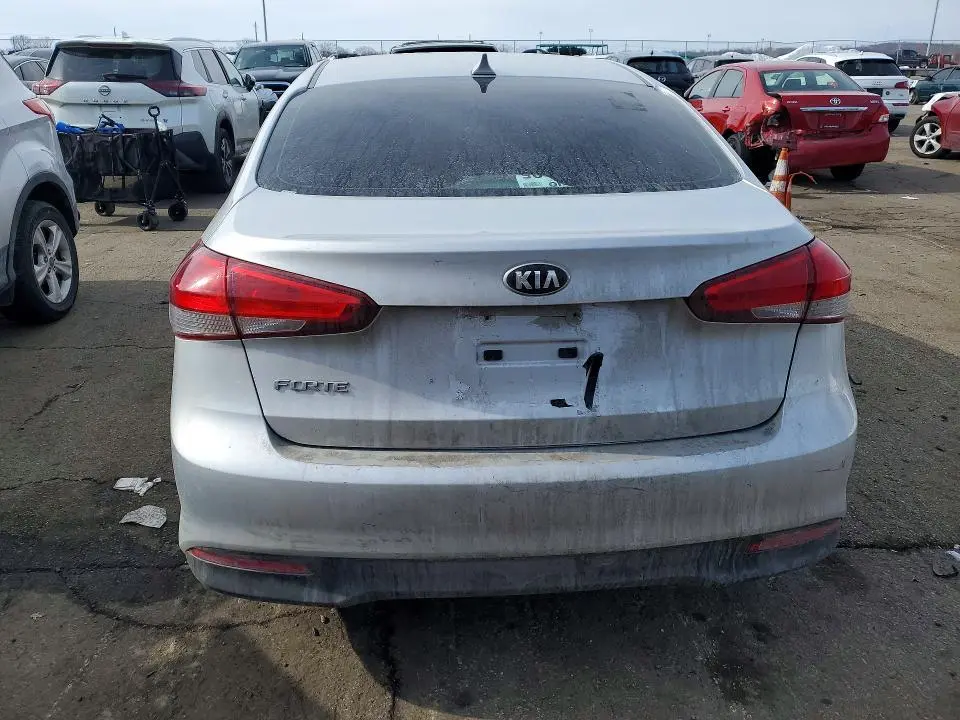 2018 KIA FORTE LX  