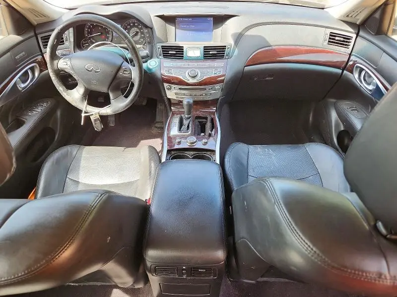 2017 INFINITI Q70 3.7  