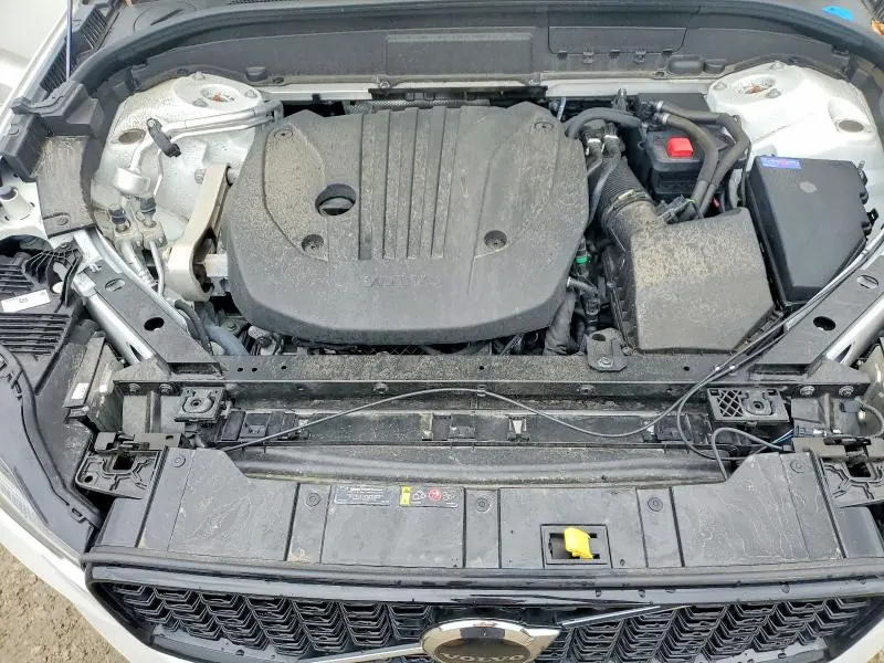 2024 VOLVO XC60 PLUS  