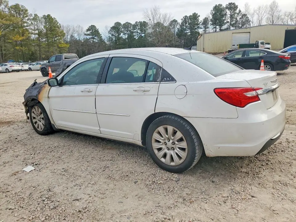 2013 CHRYSLER 200 LX  