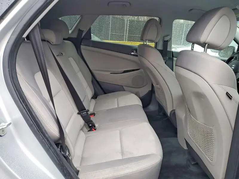 2016 HYUNDAI TUCSON SE  