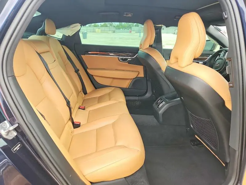 2019 VOLVO S90 T5 MOMENTUM  