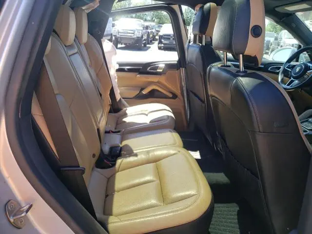 2016 PORSCHE CAYENNE   