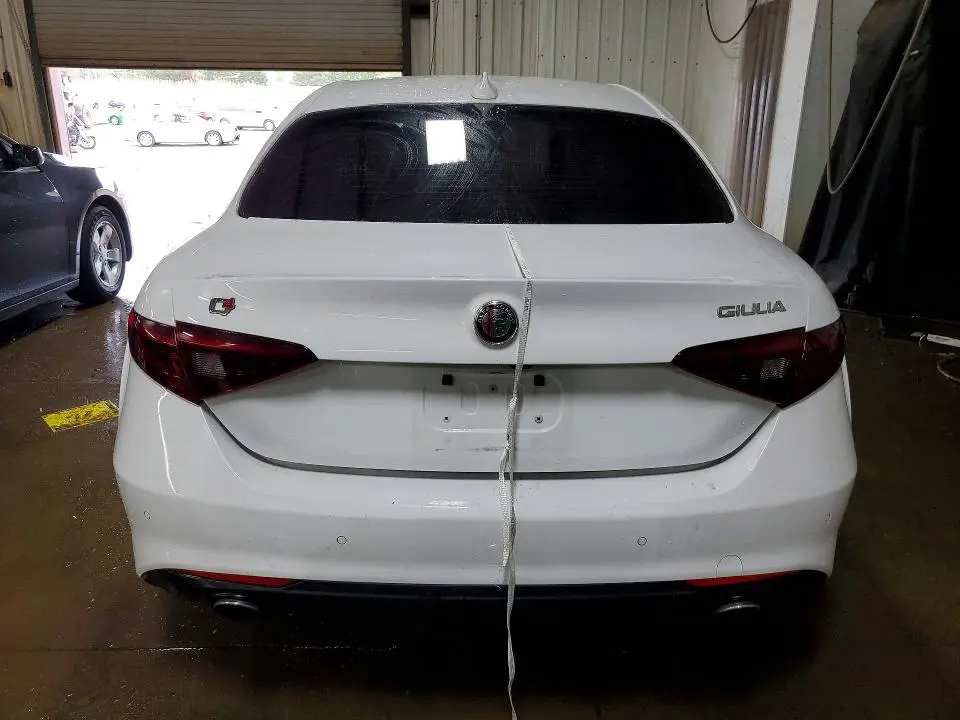 2018 ALFA ROMEO GIULIA Q4  