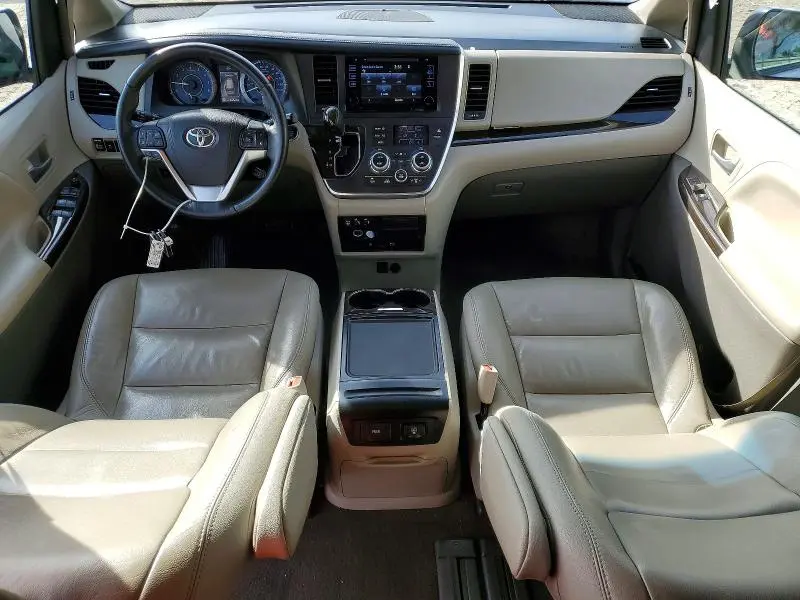 2017 TOYOTA SIENNA XLE PREMIUM 8-PASSENGER  