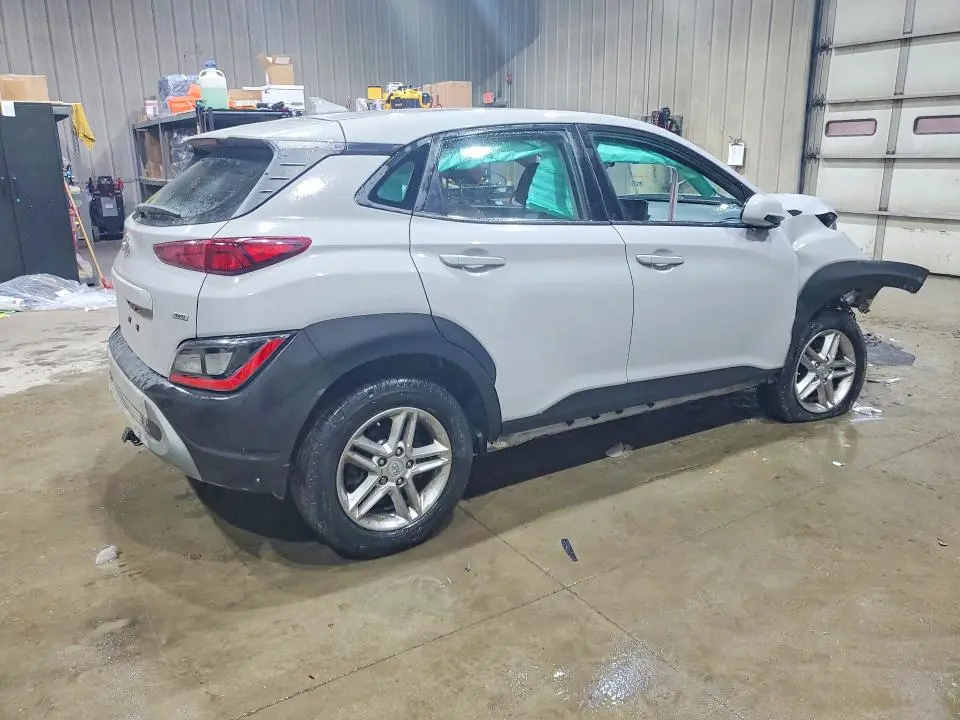2022 HYUNDAI KONA SE  