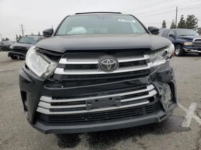 2019 TOYOTA HIGHLANDER LE  
