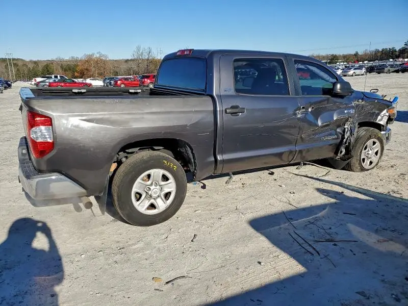 2018 TOYOTA TUNDRA CREWMAX SR5  