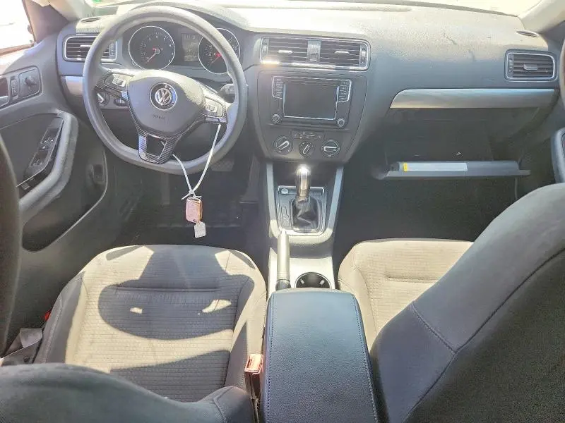 2016 VOLKSWAGEN JETTA SE  