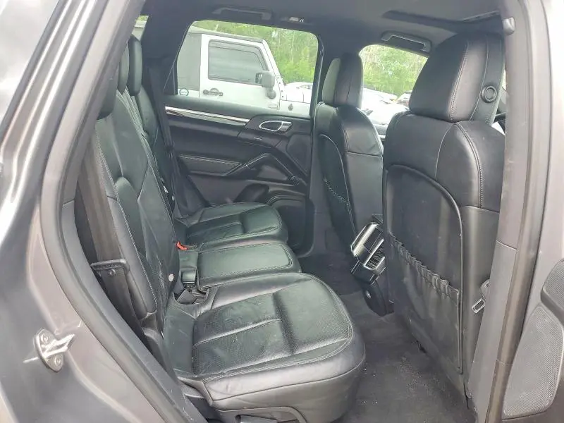2013 PORSCHE CAYENNE   