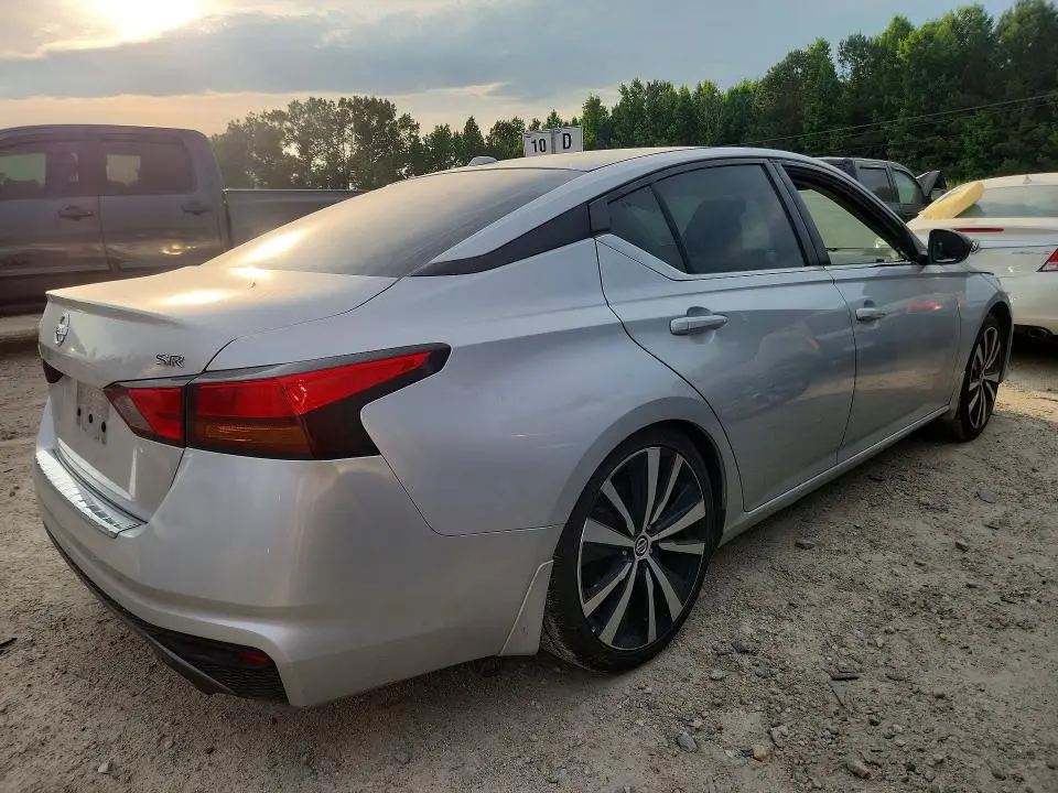 2019 NISSAN ALTIMA SR  