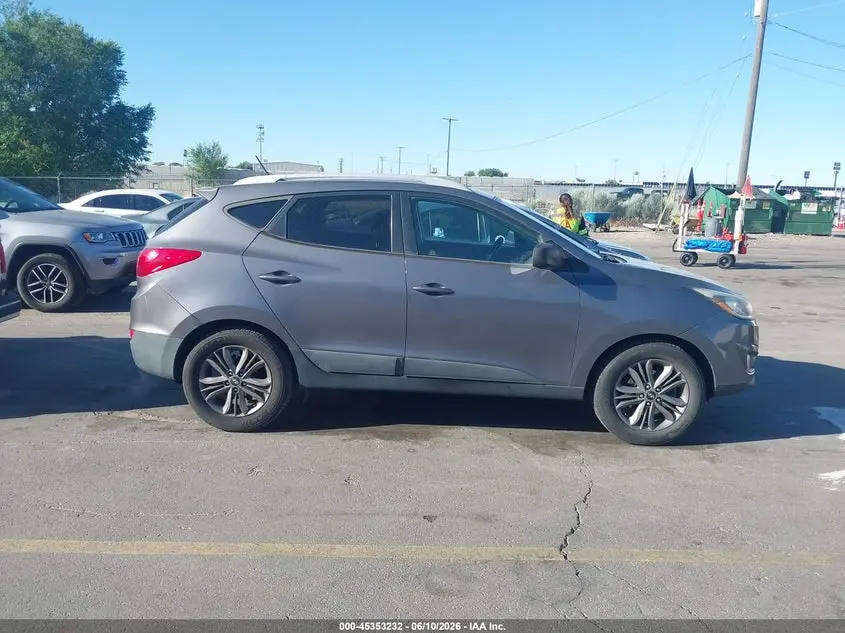 2015 HYUNDAI TUCSON SE