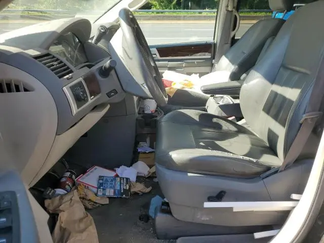 2010 CHRYSLER TOWN & COUNTRY TOURING