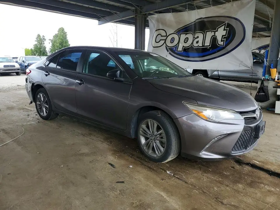 2017 TOYOTA CAMRY SE  