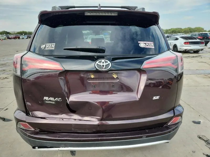 2016 TOYOTA RAV4 SE  