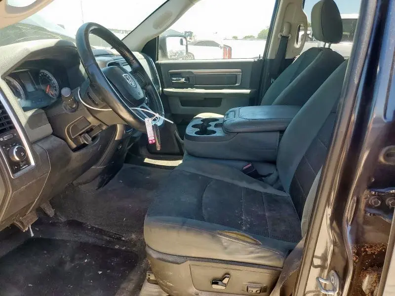 2016 RAM 1500 SLT  