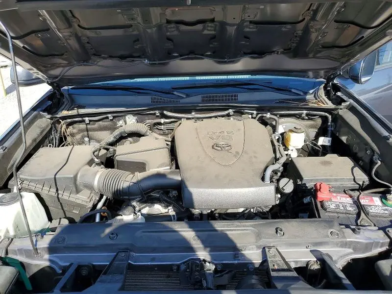 2020 TOYOTA TACOMA SR5 V6  