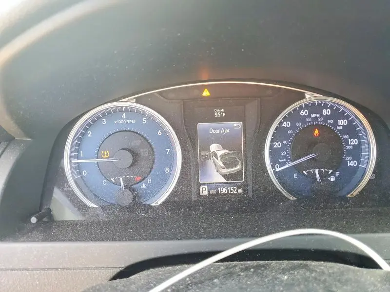 2016 TOYOTA CAMRY XLE  