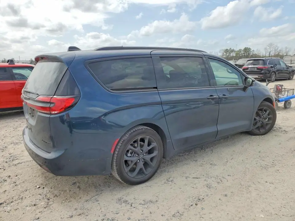 2025 CHRYSLER PACIFICA LIMITED  