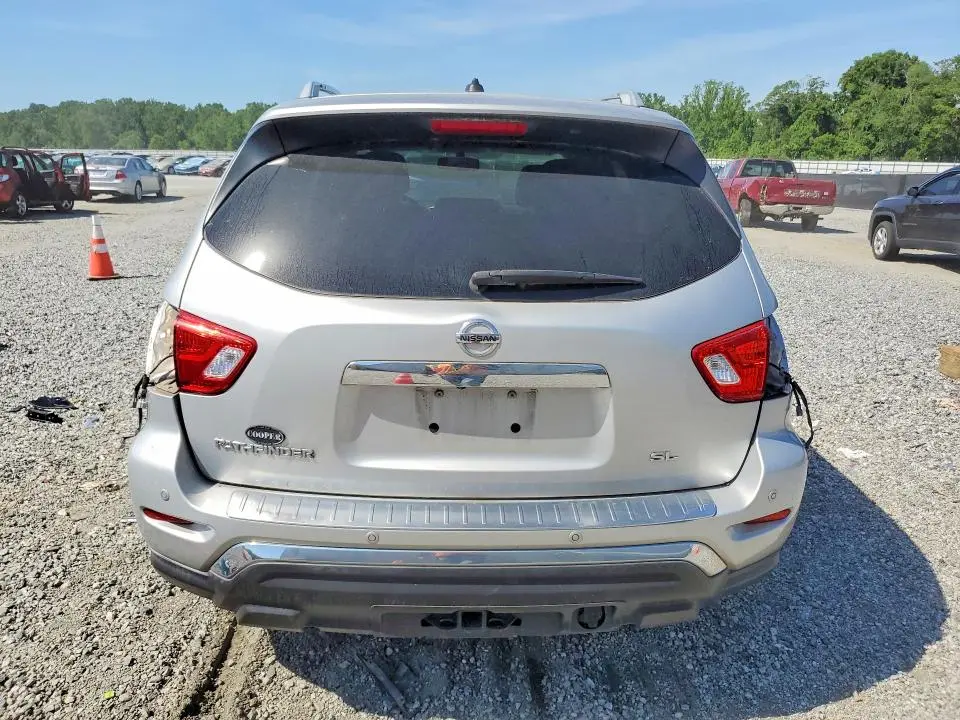 2017 NISSAN PATHFINDER SL  