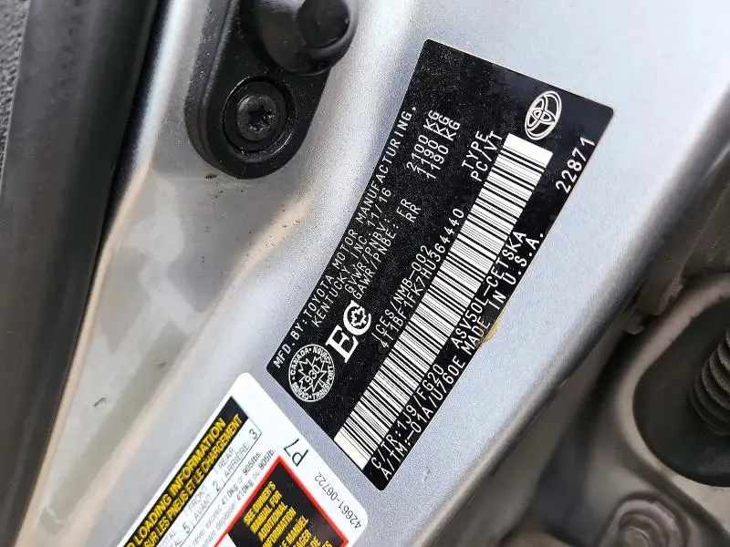 2017 TOYOTA CAMRY LE  