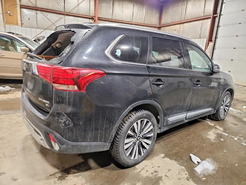 2019 MITSUBISHI OUTLANDER SE  
