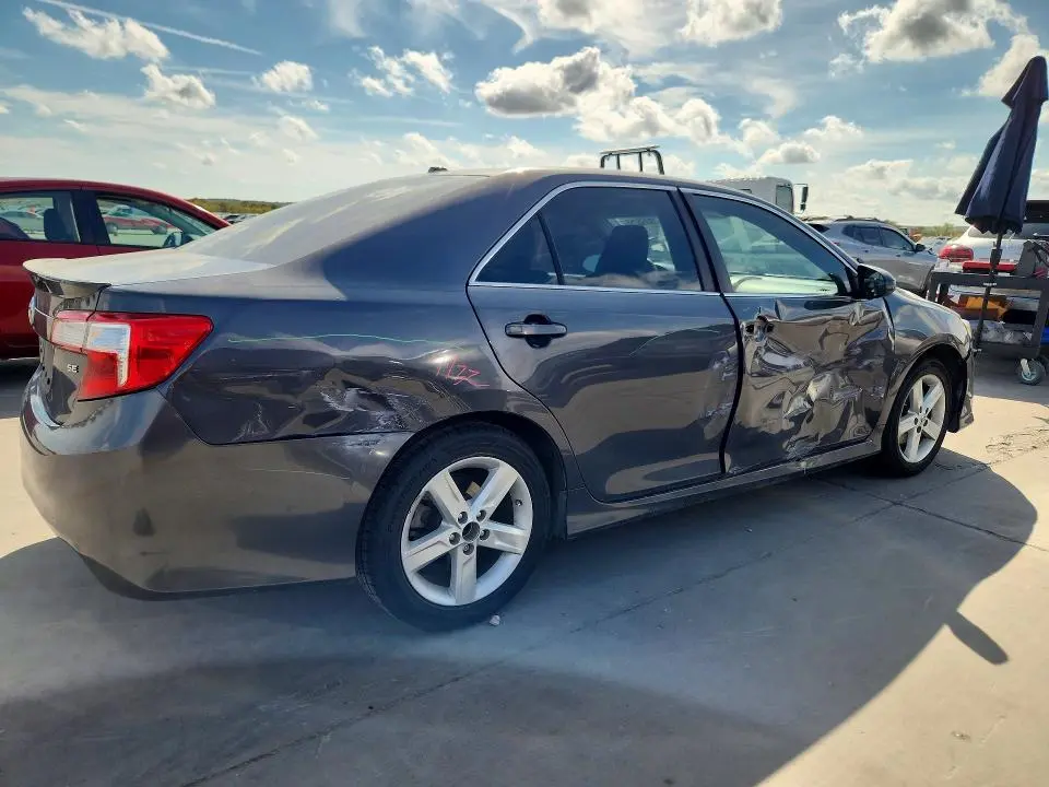 2012 TOYOTA CAMRY SE  