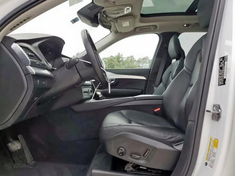 2018 VOLVO XC90 T5  