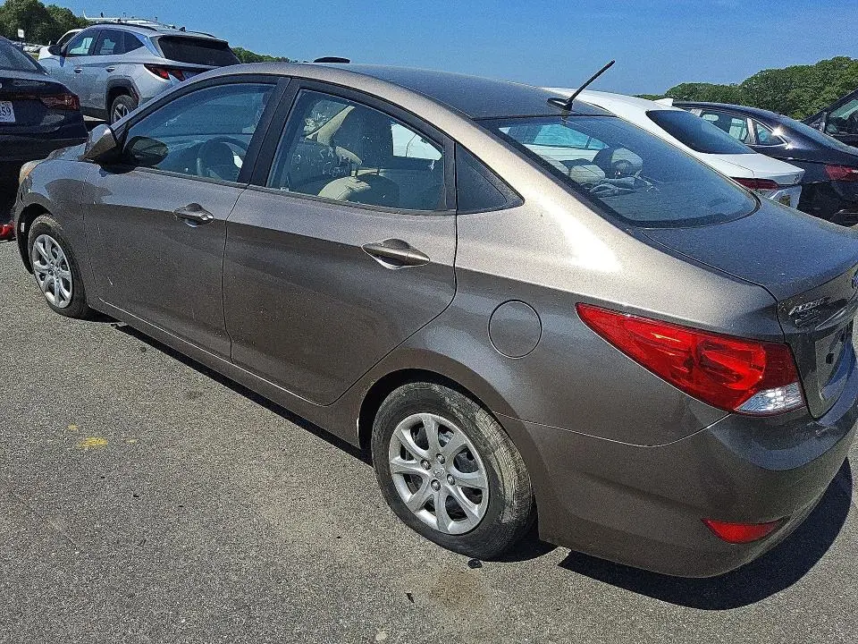 2012 HYUNDAI ACCENT GLS  