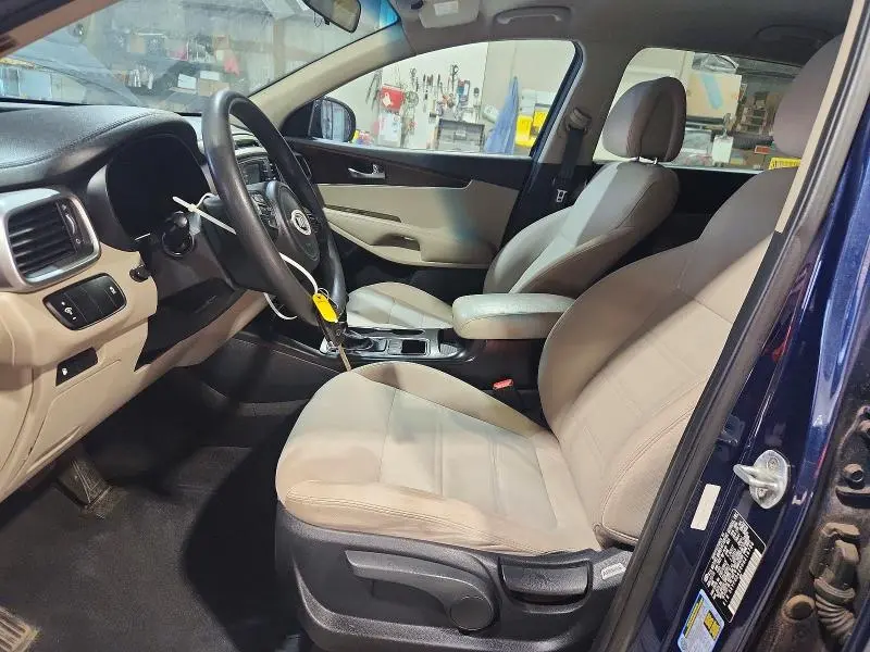 2017 KIA SORENTO LX V6  