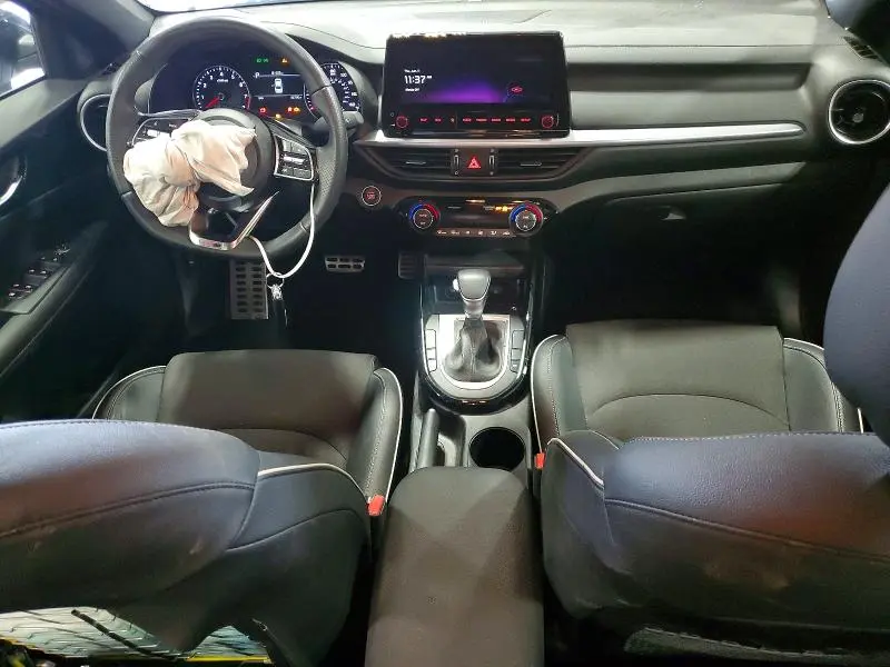 2023 KIA FORTE GT LINE  