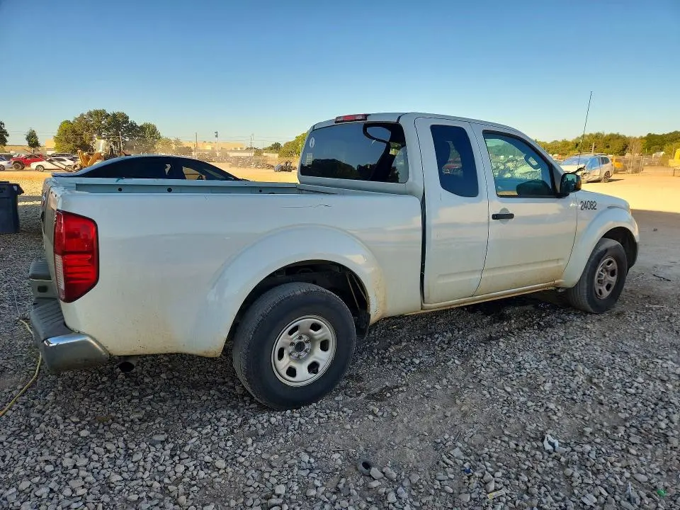 2016 NISSAN FRONTIER S  