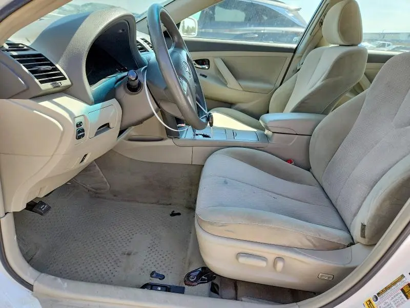 2011 TOYOTA CAMRY LE  