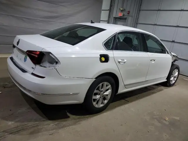 2017 VOLKSWAGEN PASSAT S  
