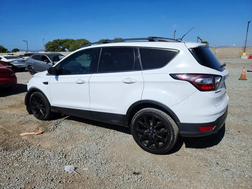 2018 FORD ESCAPE SE  