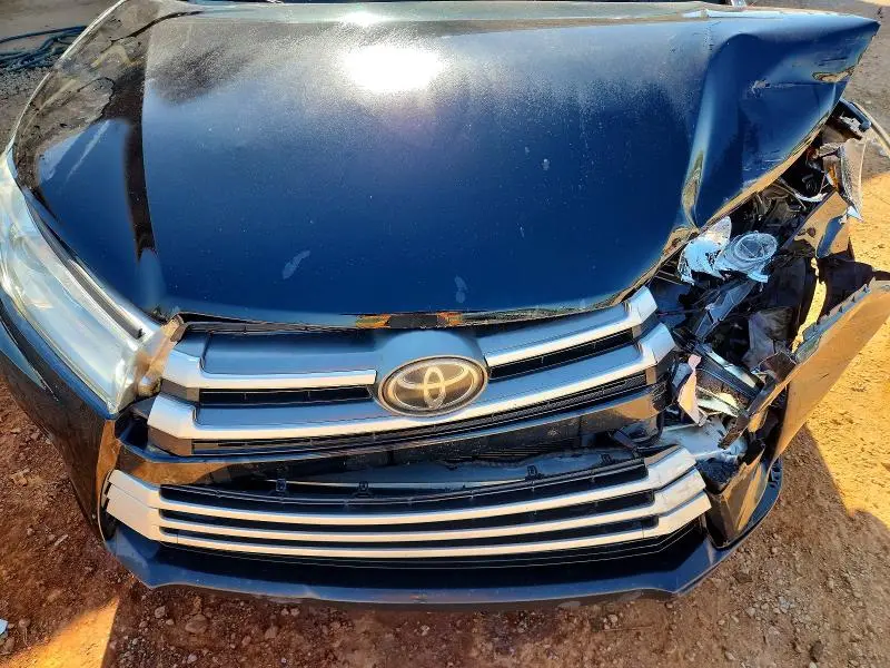 2019 TOYOTA HIGHLANDER XLE  