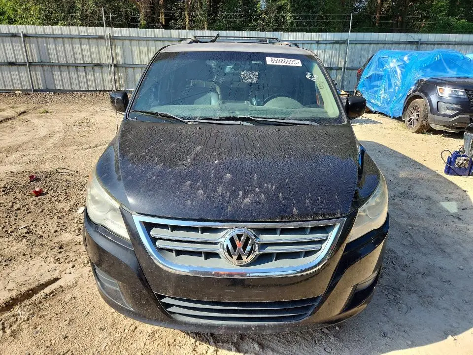 2011 VOLKSWAGEN ROUTAN SE  