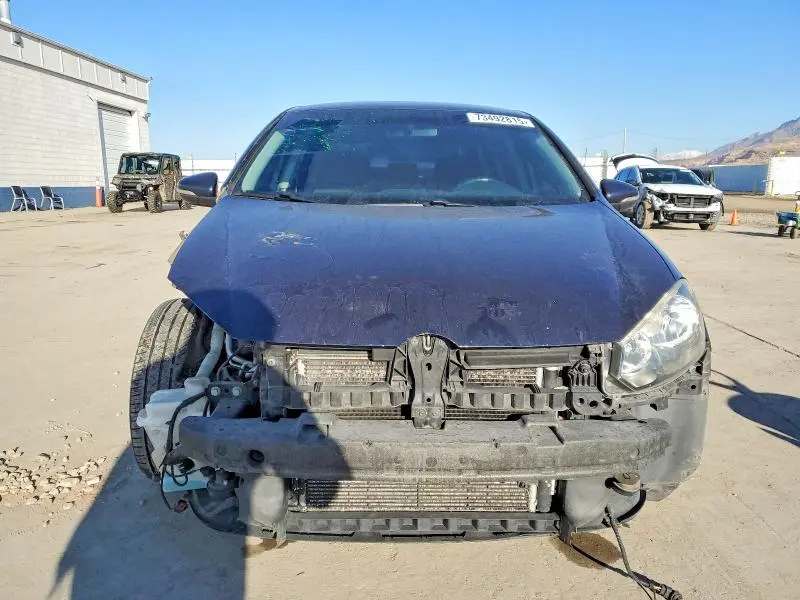 2013 VOLKSWAGEN GOLF   