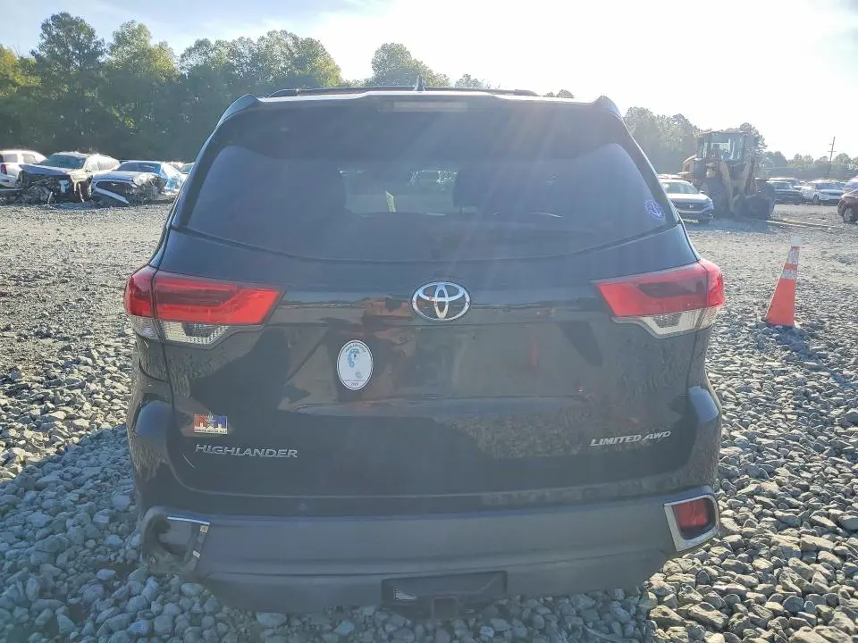 2017 TOYOTA HIGHLANDER LIMITED PLATINUM  